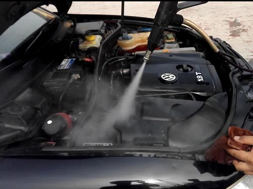 蒸汽洗車機清洗汽車發(fā)動機視頻